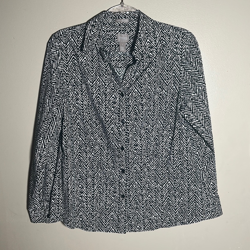 Chicos Wrinkle Resistant Printed Button Down Top … - image 1
